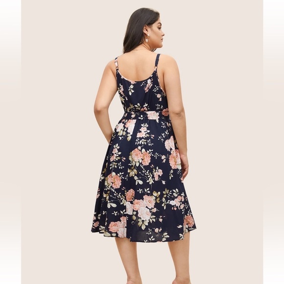 BloomChic Plus Size XL Floral Wrap Elastic Waist Belted Sleeveless Dress us14-16 - Picture 2 of 7
